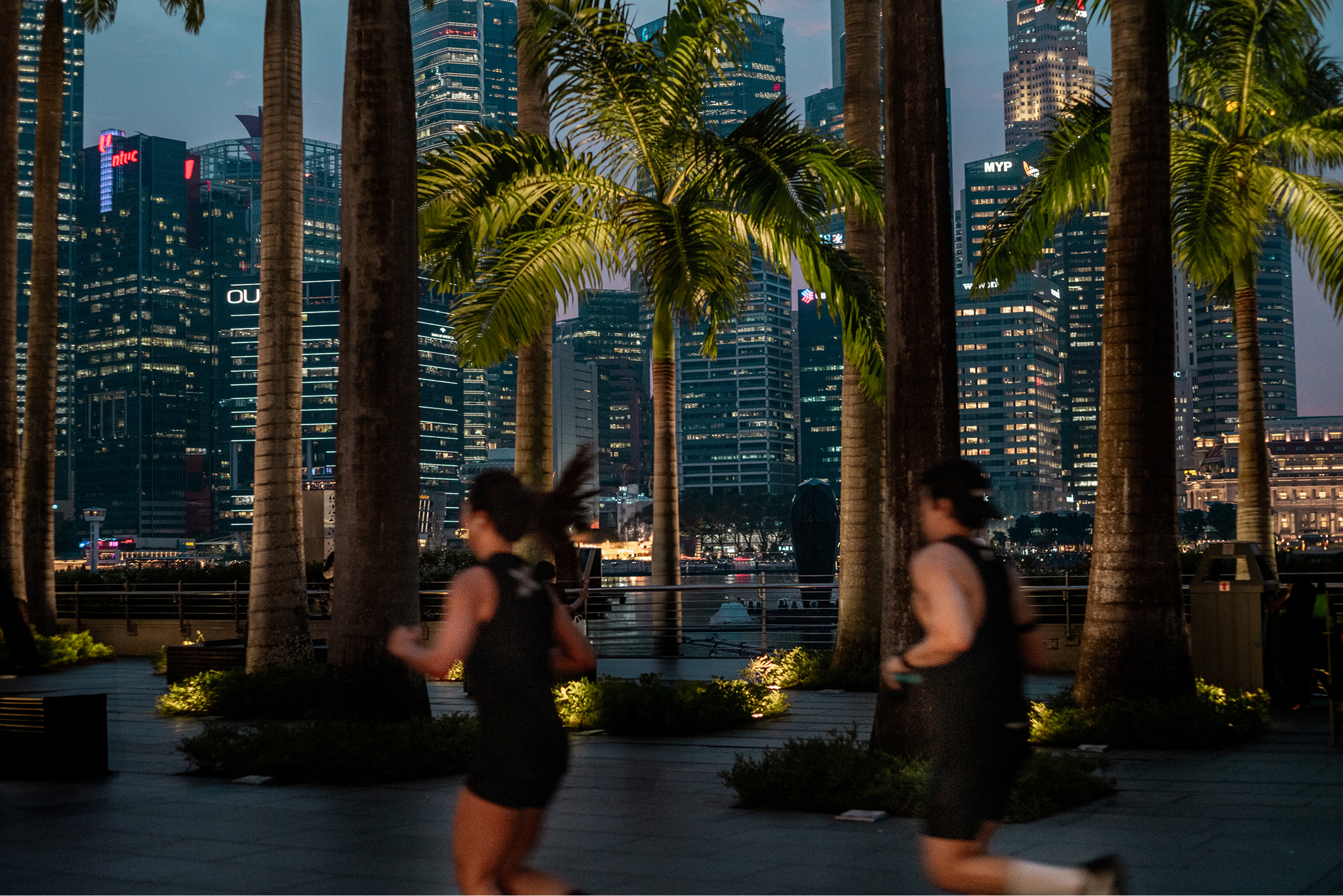 People running in Marina Bay